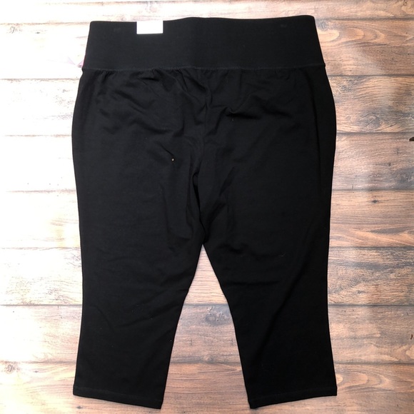 Livi by Lane Bryant Capri Legging - Picture 3 of 4